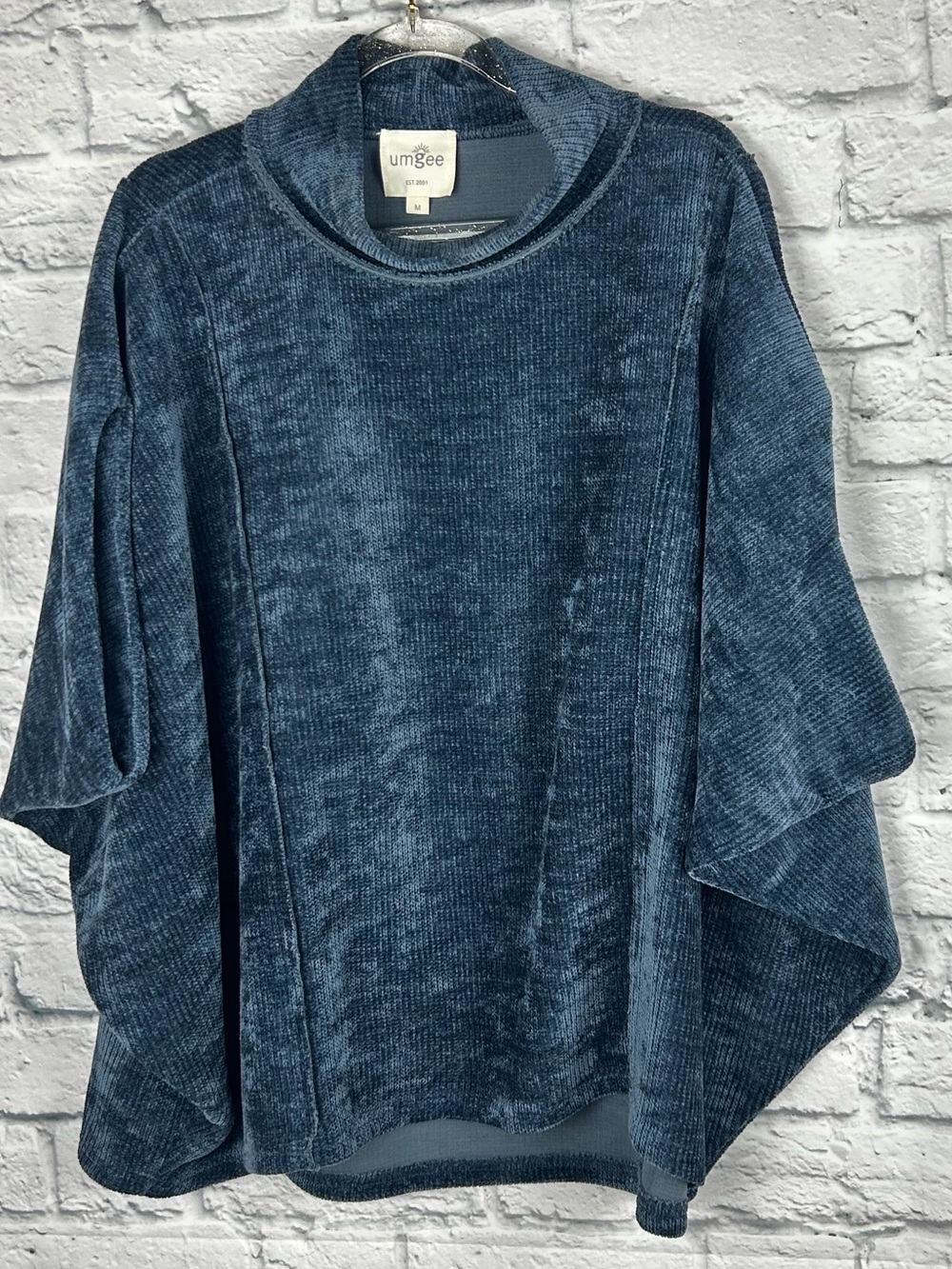 Umgee Blue Chenille Poncho Top Batwing Sleeve Sweater Size Medium